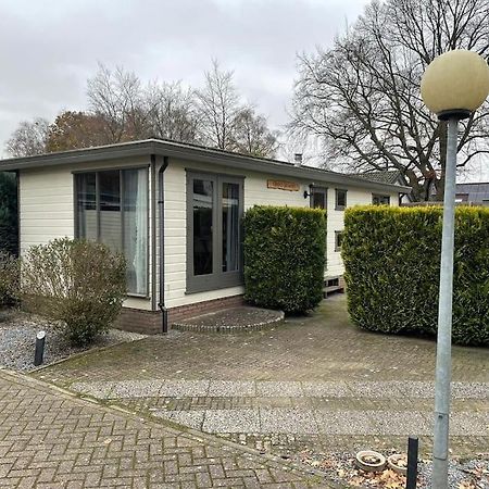 Gezellig Chalet Op De Prachtige Veluwe Putten Exterior foto